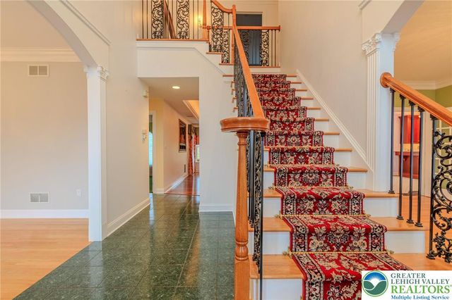 1768 Penns Crossing, South Whitehall Twp, PA 18104