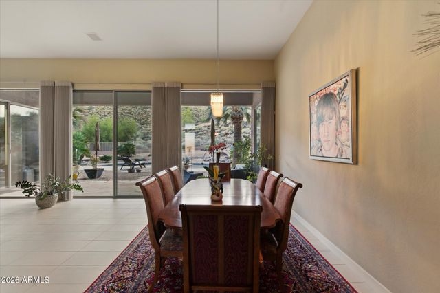 5565 W PINNACLE HILL Drive W, Glendale, AZ 85310