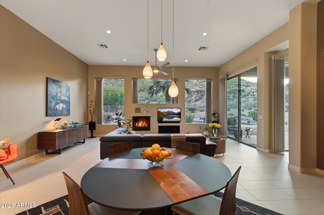 5565 W PINNACLE HILL Drive W, Glendale, AZ 85310