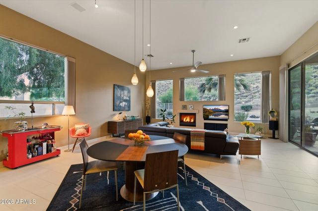 5565 W PINNACLE HILL Drive W, Glendale, AZ 85310