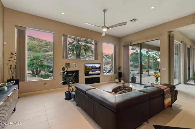 5565 W PINNACLE HILL Drive W, Glendale, AZ 85310