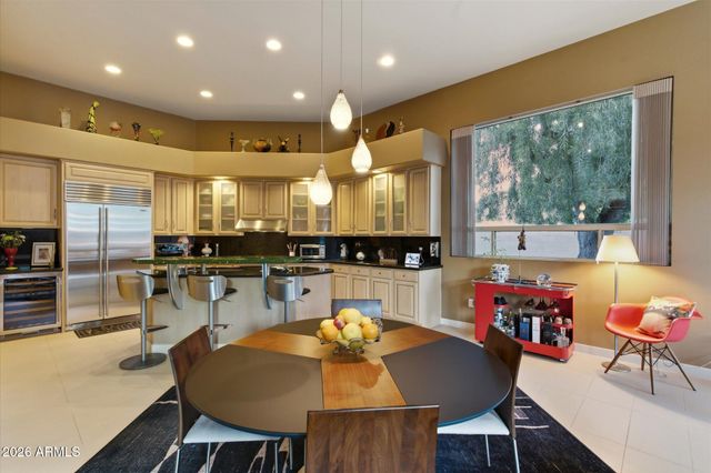 5565 W PINNACLE HILL Drive W, Glendale, AZ 85310