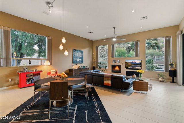 5565 W PINNACLE HILL Drive W, Glendale, AZ 85310