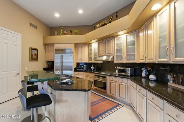 5565 W PINNACLE HILL Drive W, Glendale, AZ 85310