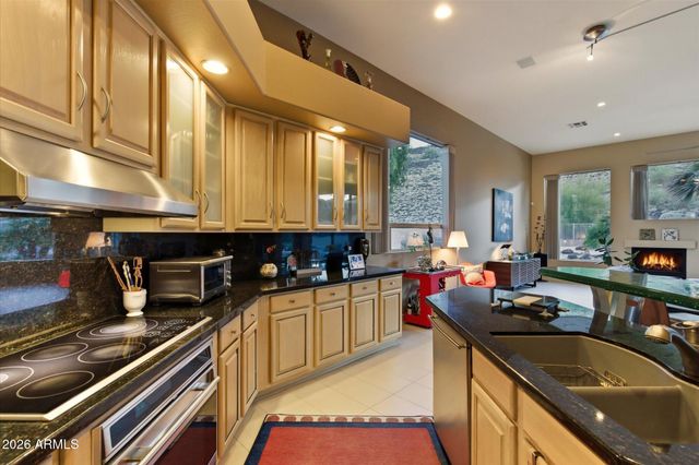 5565 W PINNACLE HILL Drive W, Glendale, AZ 85310