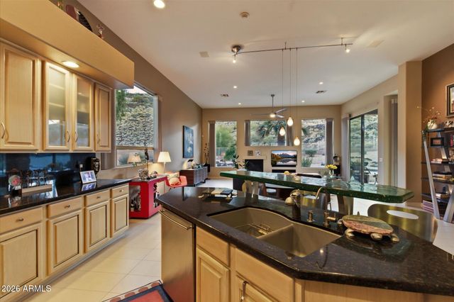 5565 W PINNACLE HILL Drive W, Glendale, AZ 85310