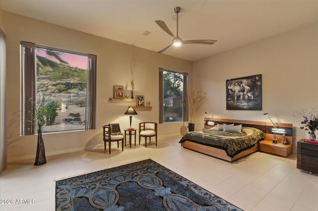 5565 W PINNACLE HILL Drive W, Glendale, AZ 85310