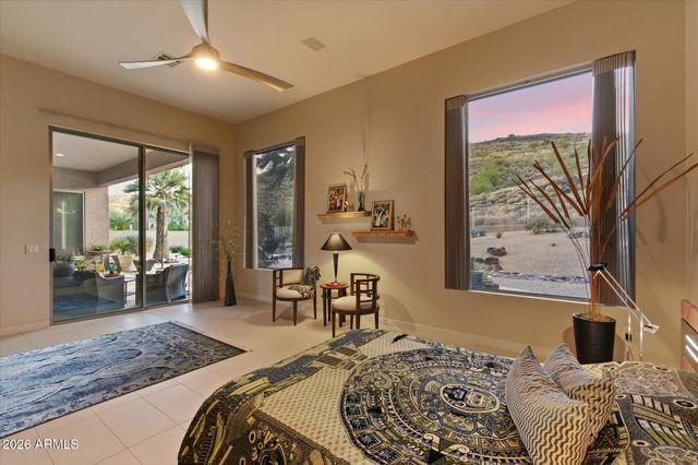 5565 W PINNACLE HILL Drive W, Glendale, AZ 85310