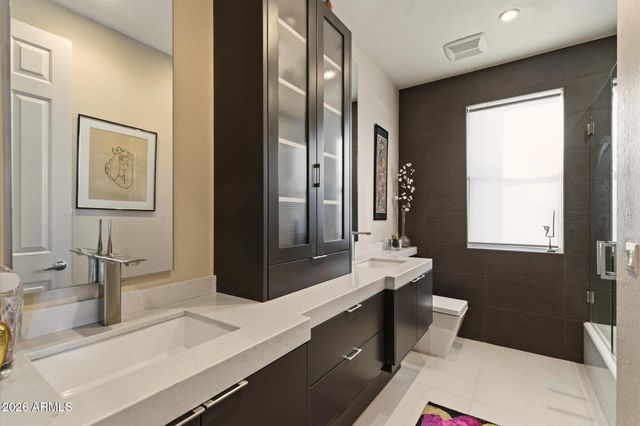 5565 W PINNACLE HILL Drive W, Glendale, AZ 85310