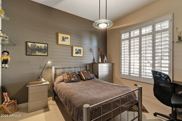 5565 W PINNACLE HILL Drive W, Glendale, AZ 85310