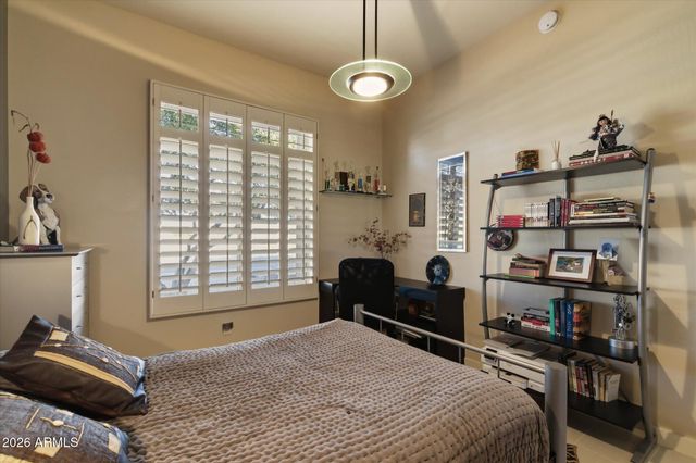 5565 W PINNACLE HILL Drive W, Glendale, AZ 85310