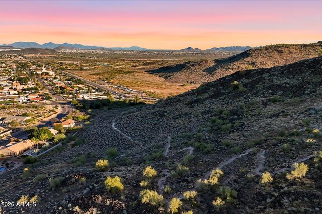 5565 W PINNACLE HILL Drive W, Glendale, AZ 85310