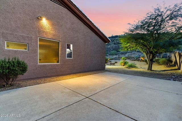 5565 W PINNACLE HILL Drive W, Glendale, AZ 85310