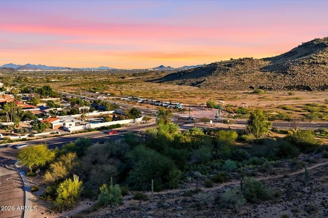 5565 W PINNACLE HILL Drive W, Glendale, AZ 85310