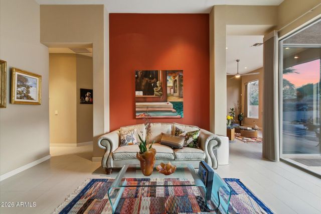 5565 W PINNACLE HILL Drive W, Glendale, AZ 85310