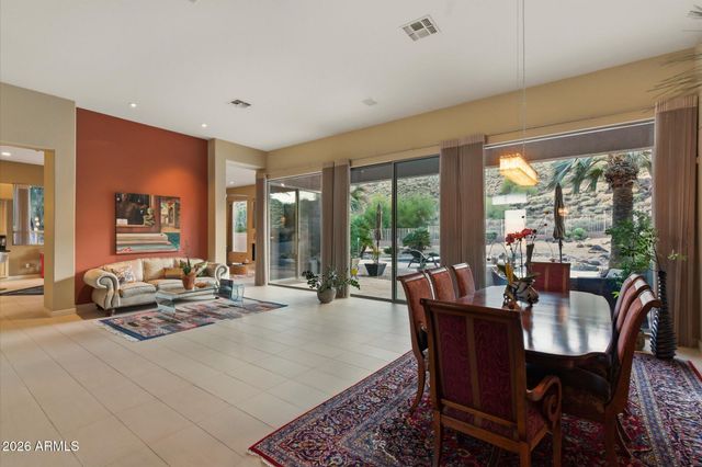 5565 W PINNACLE HILL Drive W, Glendale, AZ 85310