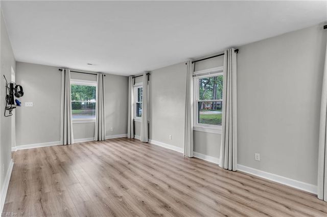 109 Causeway DR, Chesapeake, VA 23322