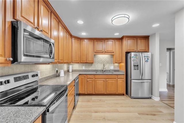 109 Causeway DR, Chesapeake, VA 23322
