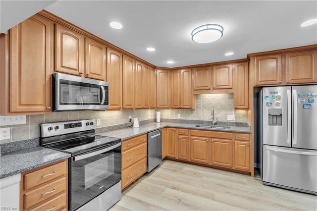 109 Causeway DR, Chesapeake, VA 23322
