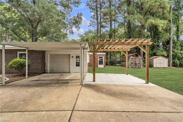 109 Causeway DR, Chesapeake, VA 23322