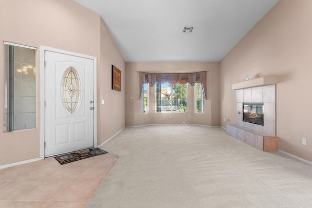 74119 Academy Lane E, Palm Desert, CA 92211