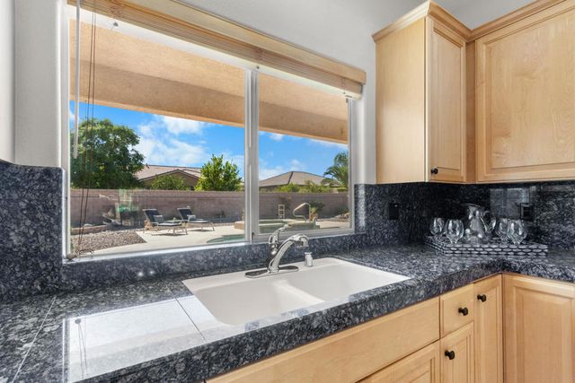 74119 Academy Lane E, Palm Desert, CA 92211