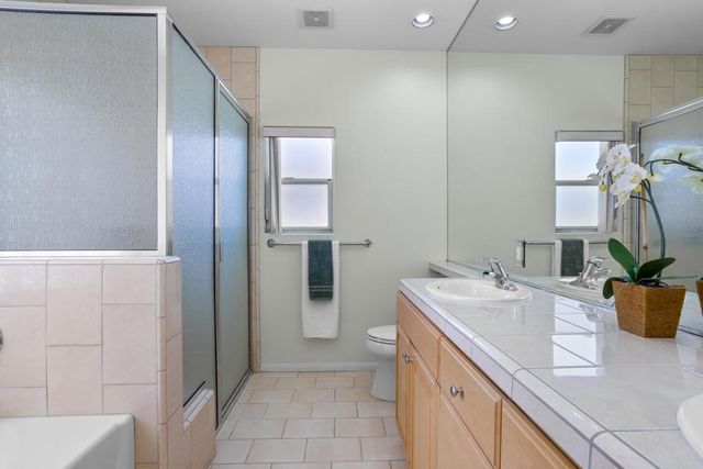 74119 Academy Lane E, Palm Desert, CA 92211