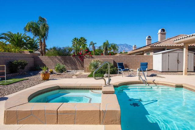 74119 Academy Lane E, Palm Desert, CA 92211