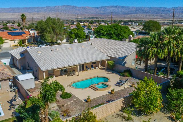 74119 Academy Lane E, Palm Desert, CA 92211