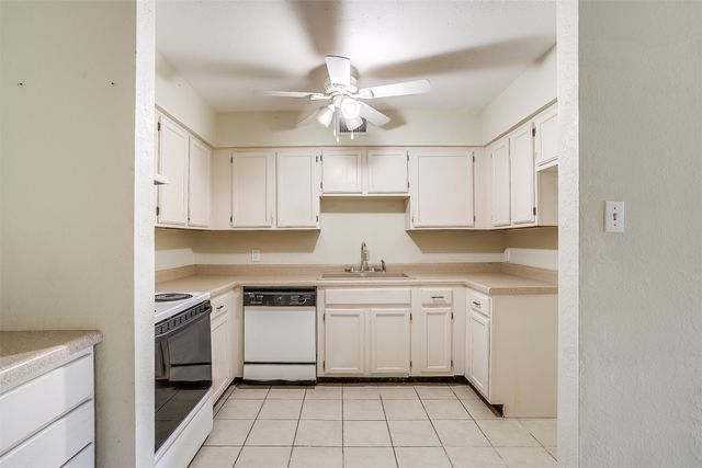 127 Allencrest Drive, White Settlement, TX 76108