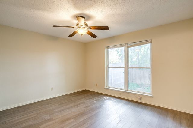 127 Allencrest Drive, White Settlement, TX 76108