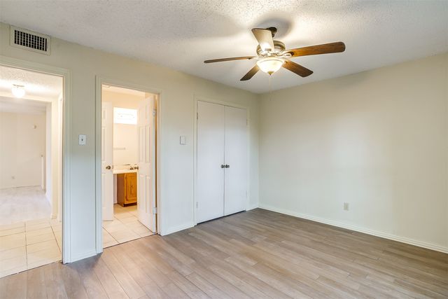127 Allencrest Drive, White Settlement, TX 76108