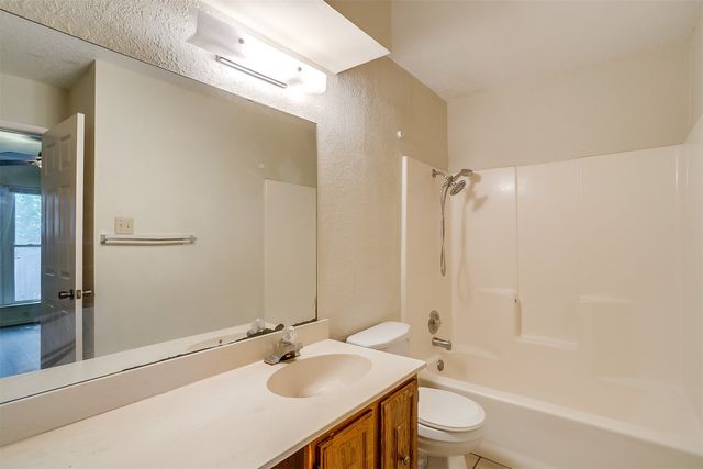 127 Allencrest Drive, White Settlement, TX 76108