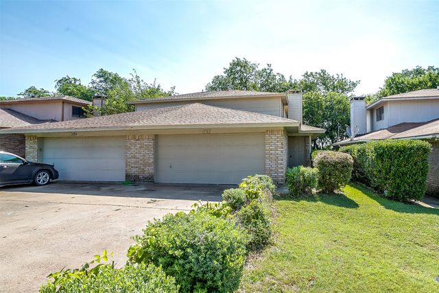 127 Allencrest Drive, White Settlement, TX 76108