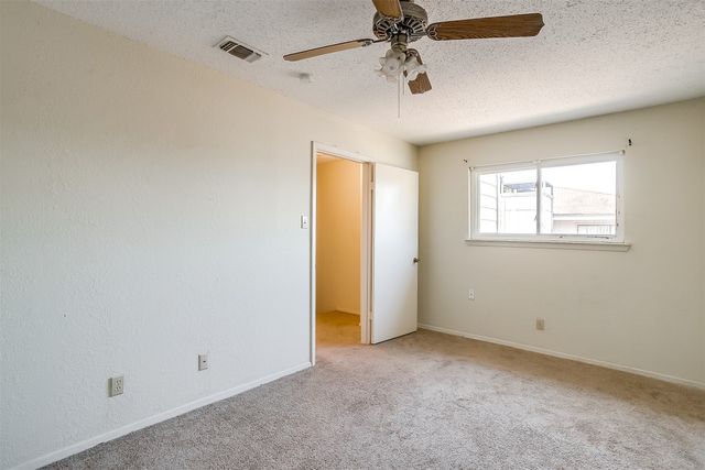 127 Allencrest Drive, White Settlement, TX 76108