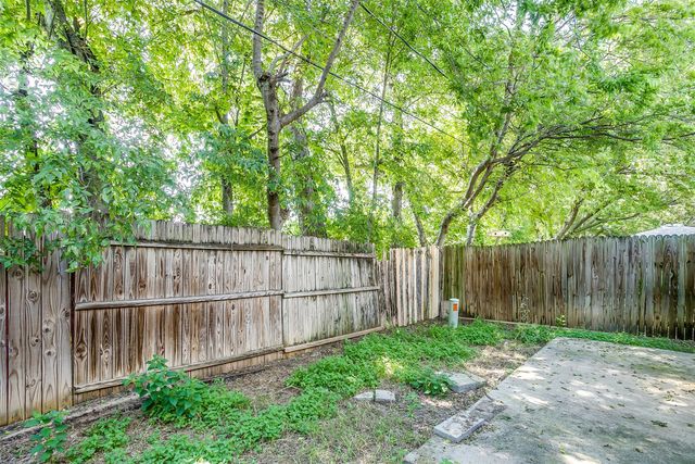 127 Allencrest Drive, White Settlement, TX 76108