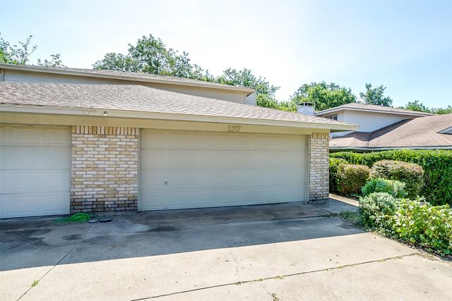 127 Allencrest Drive, White Settlement, TX 76108