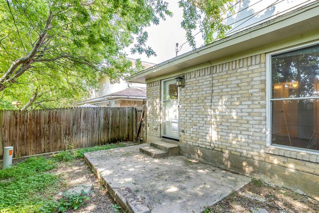 127 Allencrest Drive, White Settlement, TX 76108