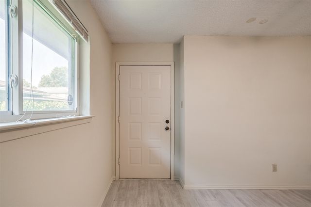 127 Allencrest Drive, White Settlement, TX 76108