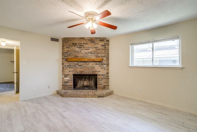 127 Allencrest Drive, White Settlement, TX 76108