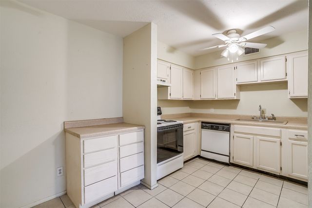 127 Allencrest Drive, White Settlement, TX 76108