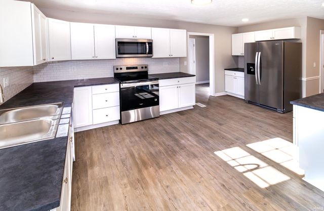 6301 E Oak Street, Evansville, IN 47715