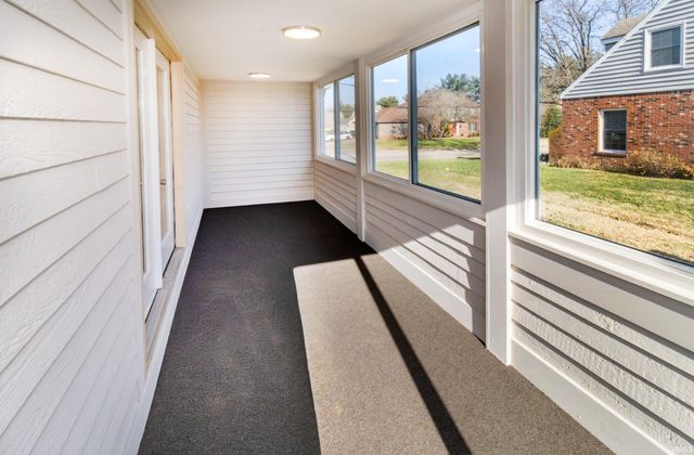 6301 E Oak Street, Evansville, IN 47715