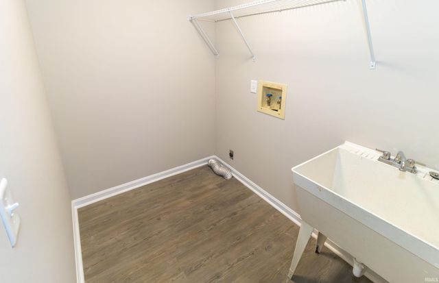 6301 E Oak Street, Evansville, IN 47715