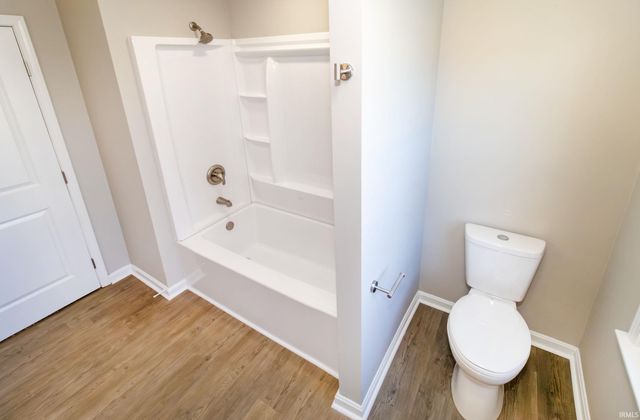 6301 E Oak Street, Evansville, IN 47715