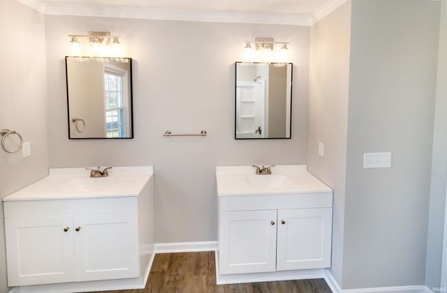 6301 E Oak Street, Evansville, IN 47715