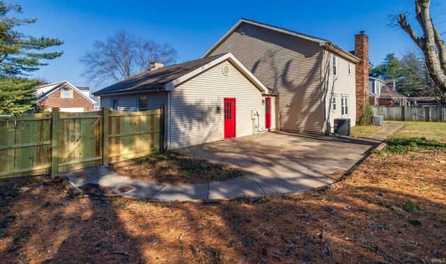 6301 E Oak Street, Evansville, IN 47715