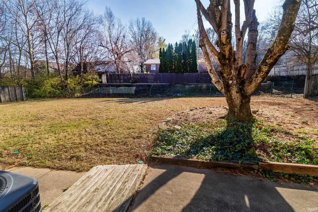 6301 E Oak Street, Evansville, IN 47715