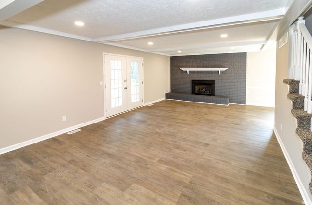 6301 E Oak Street, Evansville, IN 47715