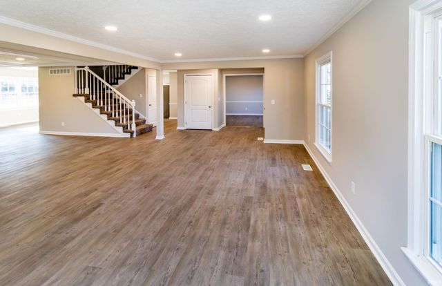 6301 E Oak Street, Evansville, IN 47715